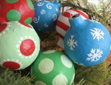 Новогодние поделки - сувениры из папье-маше Папье маше своими руками елочные игрушки